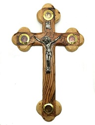 Crucifixo de Madeira de Oliveira com Relíquias da Terra Santa - 12,7 cm | Devoção Sagrada e Autêntica - imagem 2
