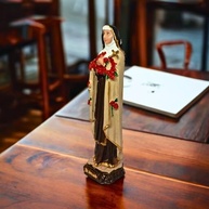 Imagem de Santa Terezinha em Resina Maciça 15cm - Artesanato Colorido Pintado à Mão - imagem 4