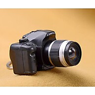 Chaveiro Câmera SLR com Lanterna LED – Mini Brinquedo Prático e Colorido - imagem 1