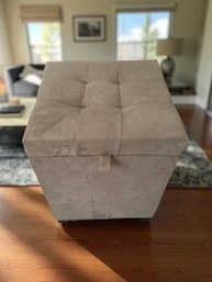 com-assento-espaco-bege-siena-36x36x47-bau-em-puff-cm-de-estofado-a-armazenamento-suede-a
