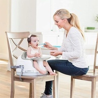 Bumbo Multi Assento Cinza com Base Branca - Conforto e Segurança para Bebês - imagem 3