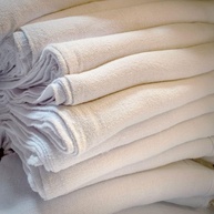 Kit com 20 Panos de Chão Alvejados em Saco Costurado - 100% Algodão, Absorventes e Reutilizáveis - imagem 1