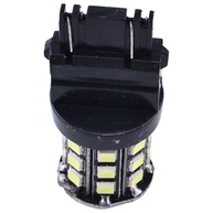 Lâmpada Traseira Super LED M148478 UC12940: Ilumine Seus Tratores John Deere com Tecnologia de Ponta - imagem 3