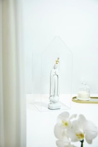 Imagem Nossa Senhora de Fátima em Pó de Mármore 28cm com Coroa Dourada - Peça Artesanal Sagrada - imagem 2