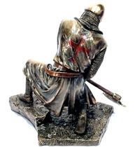 Cavaleiro Medieval Templário com Machado - Ação e História em Sua Casa - imagem 4