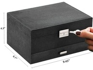 com-organizadora-a-com-de-cinza-e-caixa-estilo-joias-em-fecho-veludo-seguranca-organize-a