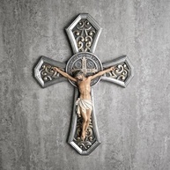 Cruz de Parede com Medalha Católica São Bento - Crucifixo Renascentista em Prata com Acabamento Realista - imagem 3
