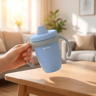 Copo de Transição 240ml com Canudo e Tampa Antivazamento - Seguro e Prático para Crianças Aprendendo a Beber - imagem 3
