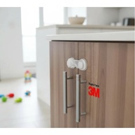 Kit 6 Travas de Segurança Transparentes para Portas, Gavetas e Geladeiras com Adesivo 3M - imagem 2