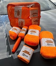 Kit Completo Lavagem Automotiva 7 Peças: Luva, Esponjas, Panos e Escova de Rodas Anti-Risco - imagem 3