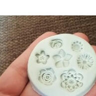 Molde de Silicone para Flores Mini: Crie Apliques Delicados em Biscuit e Confeitaria - imagem 2
