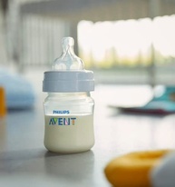 Mamadeira Anticólica Transparente 125ml - Alívio Confortável para Bebês Sensíveis - imagem 3