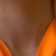 Blusa Feminina Gola em Nó Duna Tendência: Estilo e Conforto - imagem 2