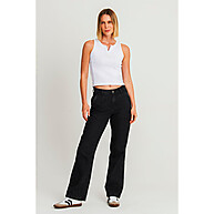 conforto-e-estilo-v-decote-com-branca-feminina-regata