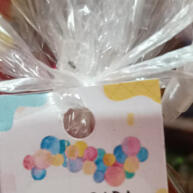Kit Saquinho Surpresa Festa: Lembrança Doce e Prática para Convidados - imagem 2