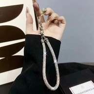 Cordão de Celular Diamantado: Elegância e Segurança - imagem 4