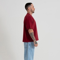 Camiseta Boxy Fit: Estilo Oversized em Vermelho Crepúsculo - imagem 2