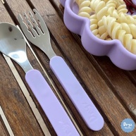 Kit Prato de Silicone com Ventosa e Talheres Cute Lilás - Seguro e Divertido para Crianças - imagem 3