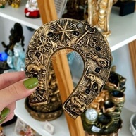 Ferradura Amuleto da Sorte em Resina com Pintura Bronze - 11cm - imagem 2