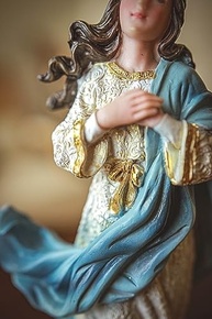 Imagem da Imaculada Conceição em Resina - 30 cm | Decoração Religiosa Elegante e Duradoura - imagem 4