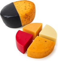 Kit 5 Queijos Artesanais da Serra da Canastra, Roquefort Mineiro, Parmesão Capa Preta, Parmesão Fresco, Reino, Prato Cobocó(1kg) - imagem 1
