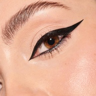 Delineador Inglot AMC: Preto Intenso e à Prova D'água - imagem 2