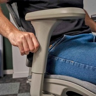 de-a-office-e-home-cinza-siggy-escritorio-para-seu-estilo-elements-ergonomica-cadeira-conforto-a