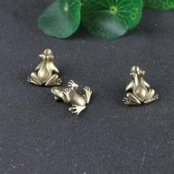 Estátua de Sapo Criativo Retrô - Decoração de Mesa com Charme Animal - imagem 5