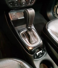 Capa de Courvin para Alavanca de Câmbio Automático: Estilo e Proteção para Jeep Renegade, Compass e Grand Cherokee - imagem 4