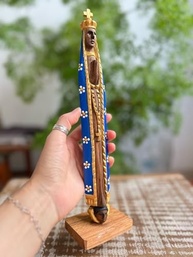 Imagem de Nossa Senhora Aparecida 31 cm em Madeira Cedro - Artesanato Religioso Mineiro com Detalhes Dourados - imagem 3