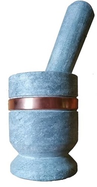 Pilão de Pedra Sabão Médio com Fita de Cobre - Durabilidade e Tradição na Cozinha - imagem 2