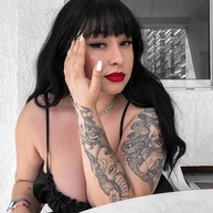 de-dark-explosivo-assassina-romance-fatale-a-femme-cartel-chefe-x-carnificina-a