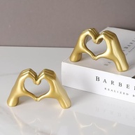 Escultura de Amor em Formato de Mão - Decoração Moderna para Casa e Presente Especial - imagem 5