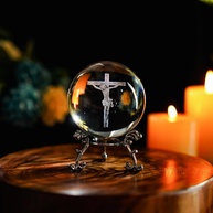 Bola de Cristal 3D com Cruz de Jesus - 60mm, Decoração Religiosa Elegante com Suporte - imagem 1