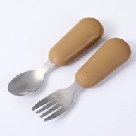 Conjunto de Colher e Garfo em Prata com Alça de Silicone - 6m+ | Seguro, Livre de BPA e Fácil de Segurar - imagem 1