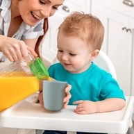 Copo para Bebê com Canudo em Silicone Azul 100ml - Seguro, Livre de BPA, 6m+ - imagem 3