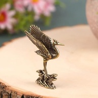Estatueta de Guindaste em Latão - Decoração Artesanal Criativa para Mesa - imagem 3