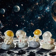 Conjunto de 4 Mini Estátuas de Astronauta em Resina - Decoração Espacial para Quarto e Escritório - imagem 5