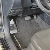 Kit Soleiras e Descanso de Pé Inox e Vinil para Toyota Corolla Cross 2023-2025 | Proteção e Estilo Premium - imagem 5