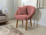 Poltrona Capitonê Rosa Escuro para Sala de Estar | Tecido Veludo Reforçado e Pés de Madeira - imagem 3