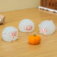 6 Estatuetas de Ovelha que Brilham no Escuro - Miniaturas de Resina Colecionáveis para Decoração Única - imagem 2