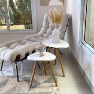 decoracao-moderna-canto-com-a-e-ou-conjunto-mesinhas-tampo-organico-de-branco-preto-funcional-a