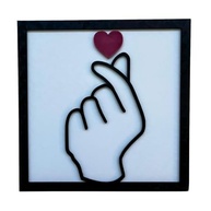Quadro Decorativo Mini Coração Coreano - Charme e Estilo para Qualquer Ambiente (Vermelho) - imagem 2