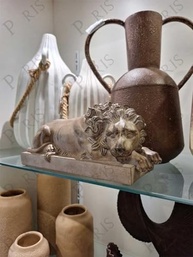 Escultura Leão Decorativo em Resina Bege 13cm - Decore com Estilo e Personalidade - imagem 3