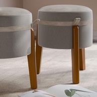 decorativo-puff-de-redondo-courino-cinza-madeira-2-unidades-com-pes-kit-a-em-a