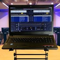 RockJam Suporte Portátil para Laptop DJ com Altura Ajustável - Design Antiderrapante para Laptops, Controles e Leitores de CD - imagem 5