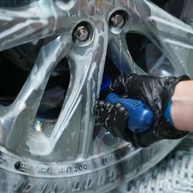 Escova Limpadora de Cubos de Roda Azul - Detalhe Profissional para Veículos Pesados - imagem 4