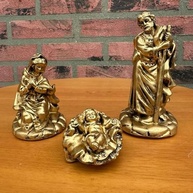 Presépio de Natal Decorativo em Cerâmica com Detalhes Dourados - Enfeite Artesanal para Mesa - imagem 5