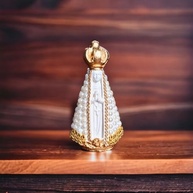 Nossa Senhora Aparecida Pérola 10cm - Imagem Sagrada em Resina Branca para Decoração e Devoção - imagem 3