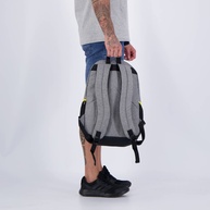 Mochila Real Madrid: A Cinza para o Seu Dia a Dia! - imagem 2